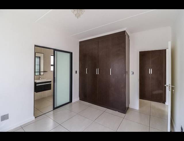 3 BEDROOM APARTMENT FOR SALE IN GREENSTONE HILL